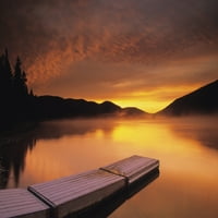 Izlazak sunca na jezeru Nictau, provincijski park Mount Carleton, Novi Brunswick. Print plakata