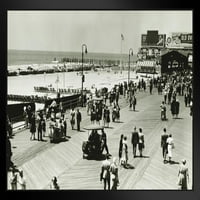 Ljudi hodaju šetnice Seashore Vintage 1940S Photo Matted Frammed Art Print Zidni dekor