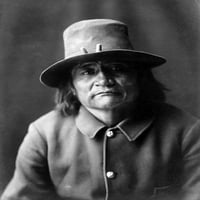 Navajo Man, C1904. N'a policajac. ' Navajo muškarac koji nosi šešir. Fotografija Edward Curtis, C1904.