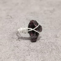 Prirodni Garnet prsten, grubi Garnet Gemstone, januarski kamen, žičani, srebro, ženski prsten, Božić,