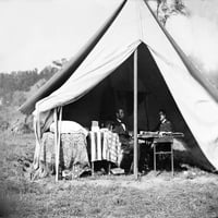 Predsjednik Lincoln i general George B. McClellan u opštem šatoru nakon bitke kod Antietama u septembru