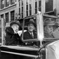 Franklin Roosevelt kampanje za četvrti mandat kao predsjednika. Nov. Istorija