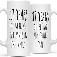 Ctdream smiješan 17. godišnjica venčanja 11oz. Parovi šalicu za kafu gag poklon, godina nošenja hlača u porodici, puštajući ga da pomisli na to da poklon bo za muž žene roditeljima