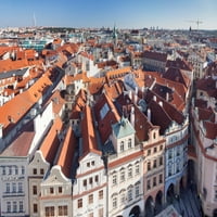 Pogled visokog ugla grada, Stara gradska vijećnica, Prag Starog gradskog trga, Prag, Češka Poster Print